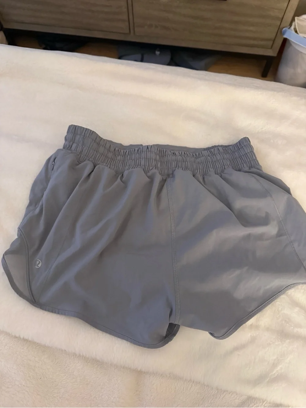 lululemon athletica Hotty Hot HR 2.5” Light Gray Women's Running Shorts